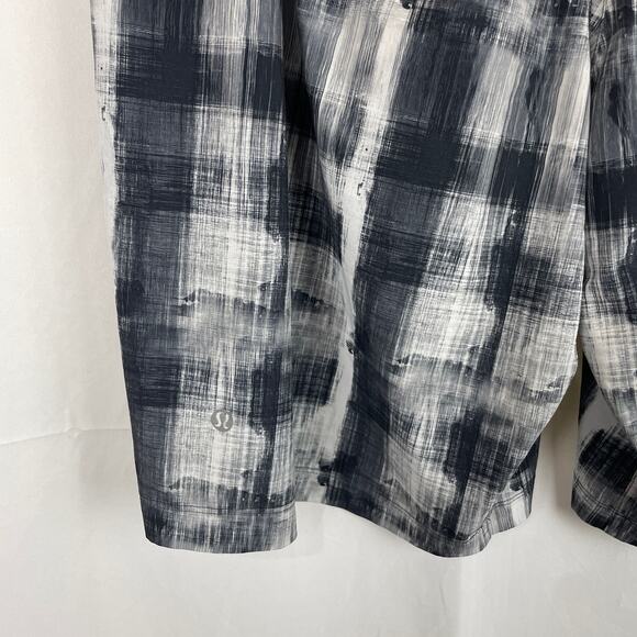 Lululemon Men's Repitition Shorts Tie Waist Father Plaid Black/White  Size XL - Picture 8 of 8